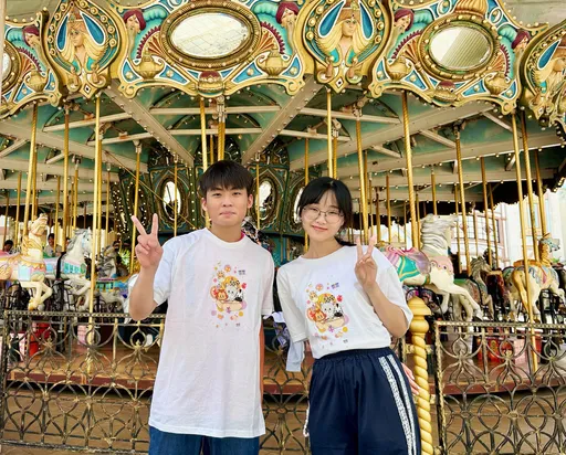 家豪、雅婷免费玩乐园！12个菜市场名适用　现省门票1400元