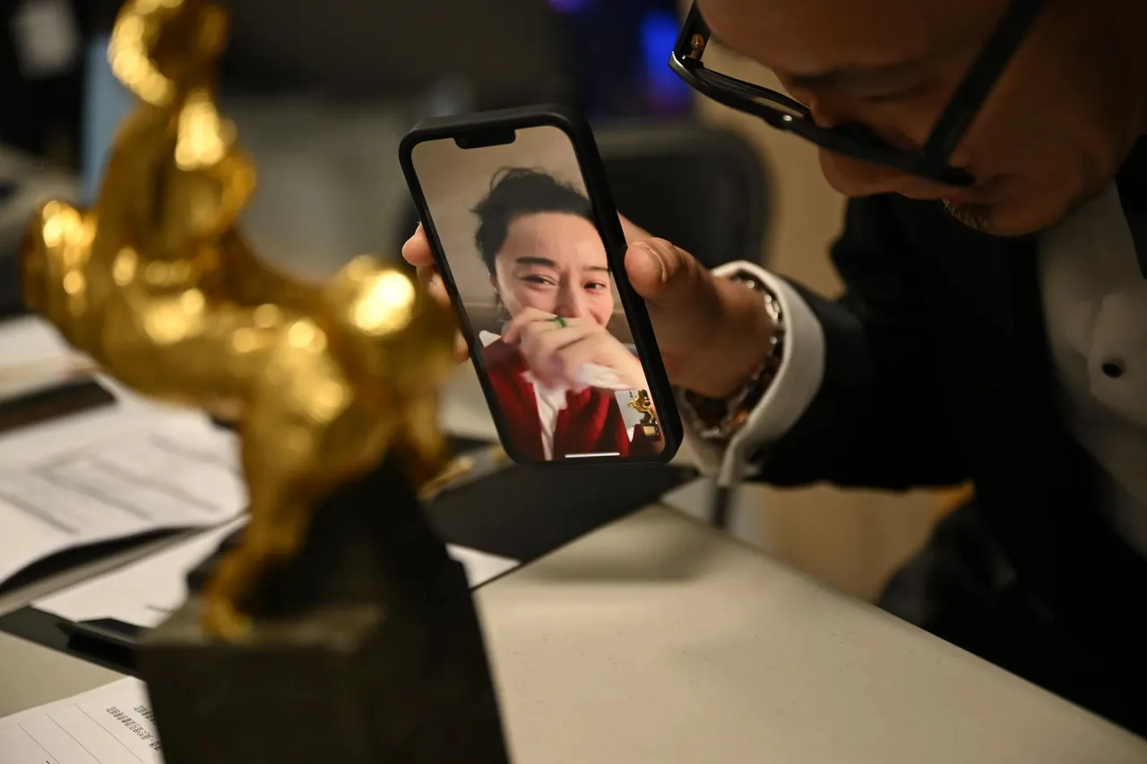 范冰冰金马封后仍遭封杀！弟弟范丞丞噤声　她啃蟹、工作室祝贺文全消失