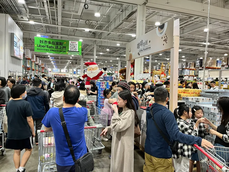 好市多「黑五」開跑，昨日就有門市創下逾250人排隊紀錄。示意圖，莊宗達攝