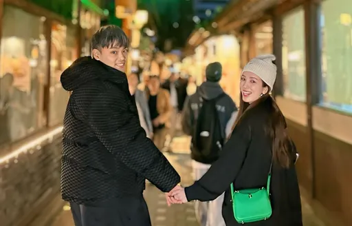 爱雅怀孕6个月增肉10公斤！逛首尔东大门到半夜3点　每天只睡5小时喊不累