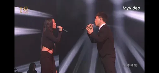 孫盛希辣翻！合體黃奇斌搖滾燃炸金馬　網評選歌「天堂與地獄」