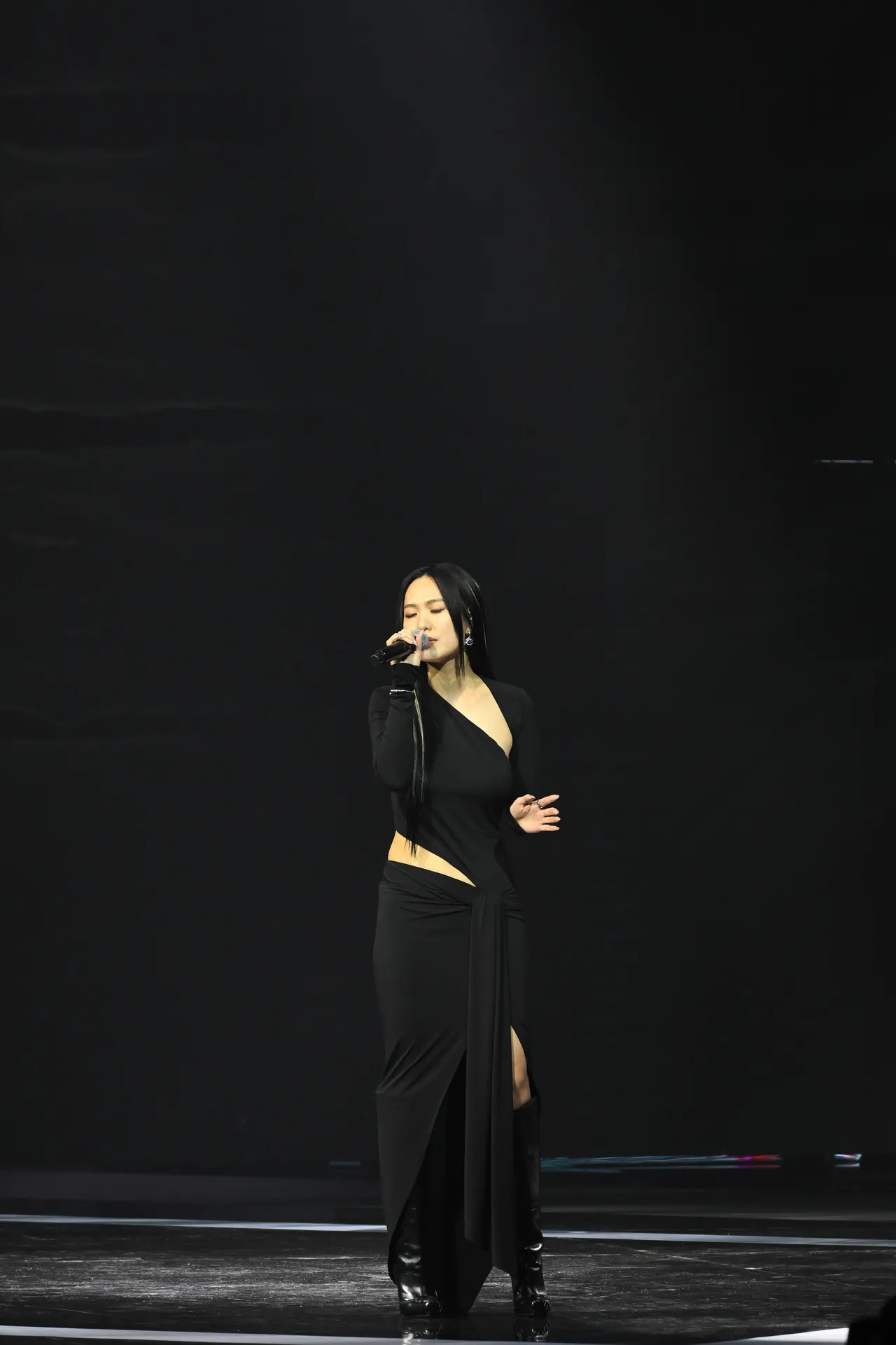 孙盛希身穿不规则挖空礼服。金马执委会提供