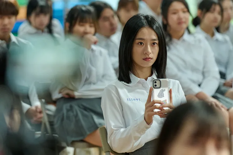 許莉廷飾演的「姜月」頭腦聰明又有商業手腕。公視提供