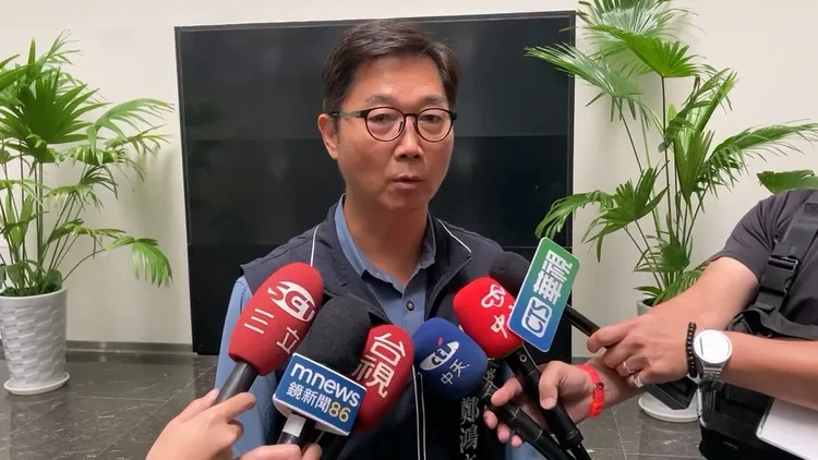 清水警分局長鄭鴻文說，因違規機車車號與當事人轎車完全相同，員警作業疏失才開錯罰單。民眾提供