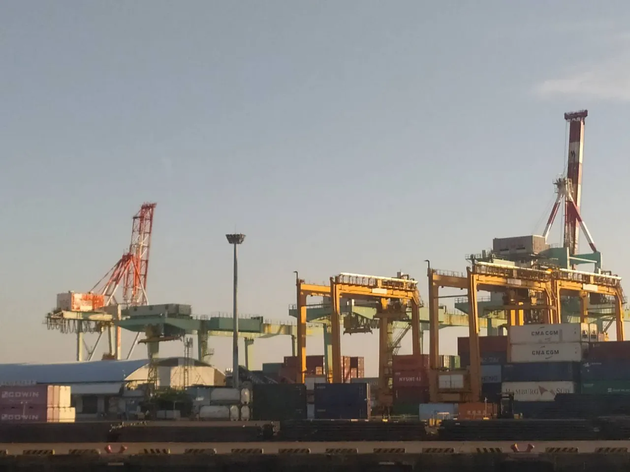 财政部今（9）日公布2025年9月出口542.5 亿美元，为历年单月第3高。许丽珍摄