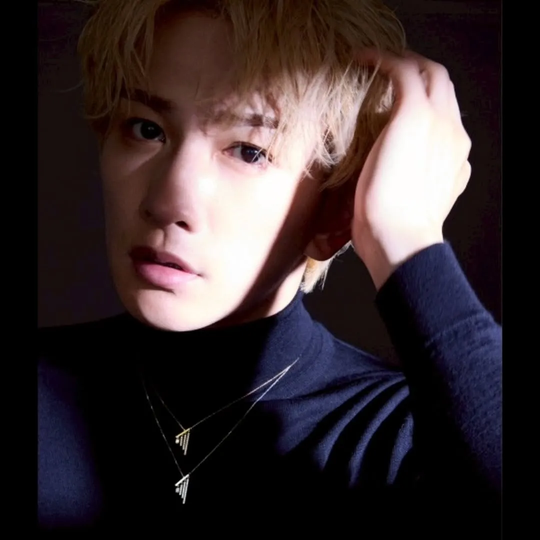 町田启太演绎AHKAH珠宝。翻摄keita_machida_official IG