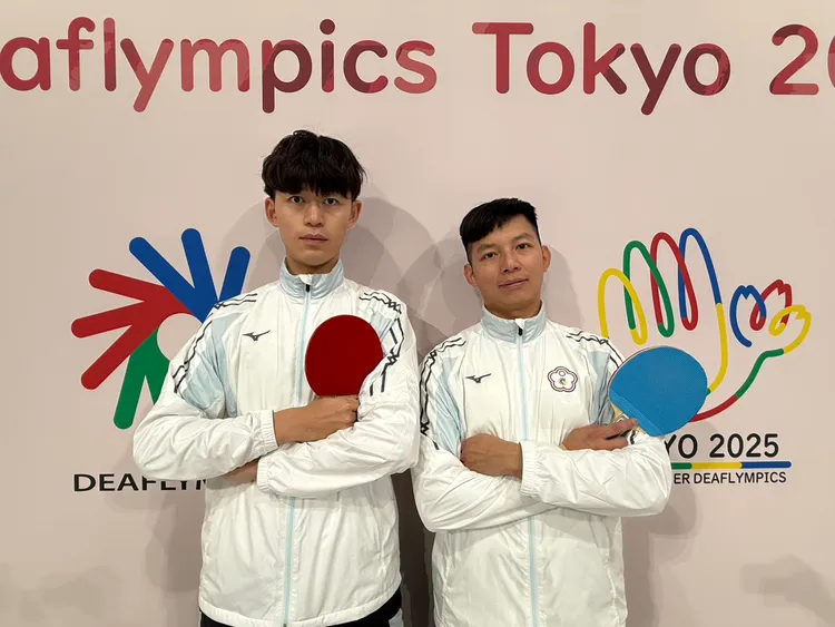 盧仕杰（左）、郭岳東（右）聯手搭檔，首度於聽奧男雙賽事奪牌。運動部提供