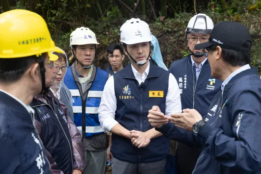 凤凰逼近怕再有土石流！蒋万安冲阳明山　催加速修挡土墙