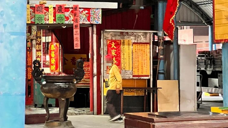 路竹廟公偷摸女子屁股挨告！警方立即通知到案　依性騷擾防治法究辦