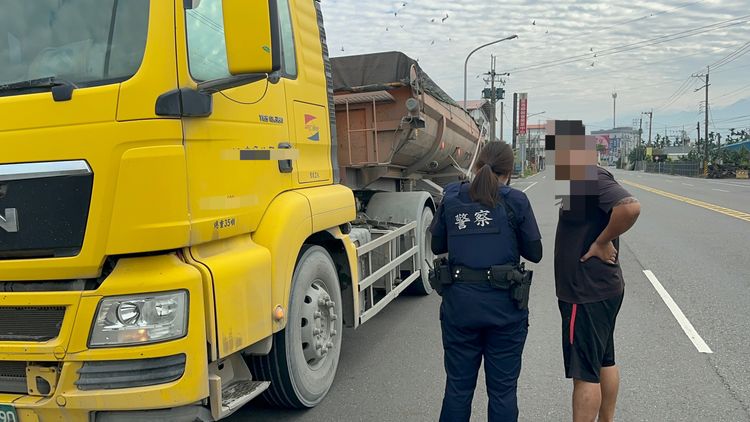 砂石車擾人清夢影響安全！屏東里港警拂曉出擊　取締違規70件