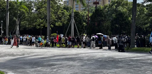 大气系鸡排放鸟400人　地理系霸气送350杯手摇饮！店家证实：是真的