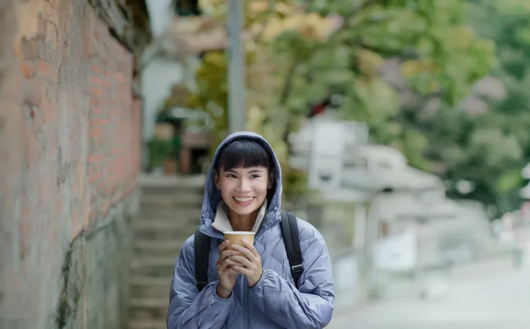 戴資穎同款UNIQLO女裝PUFFTECH輕暖科技連帽外套，感謝價1690元。品牌提供