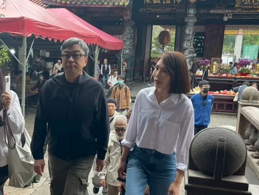 马郁雯正式参选中正、万华议员！龙山寺许3诺言　段宜康到场力挺