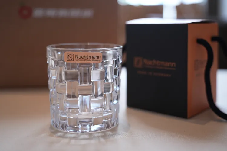 德國製Nachtmann Bossa Nova威士忌單一老式（SOF）平底杯，以經典籃紋刻面為特色。彭欣偉攝