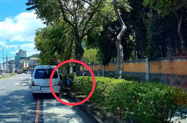 9人座的私家車涉及超載，還讓未滿12歲學童坐前座，而且沒有隨車老師看護，對於安全法規視若無睹。投訴人提供