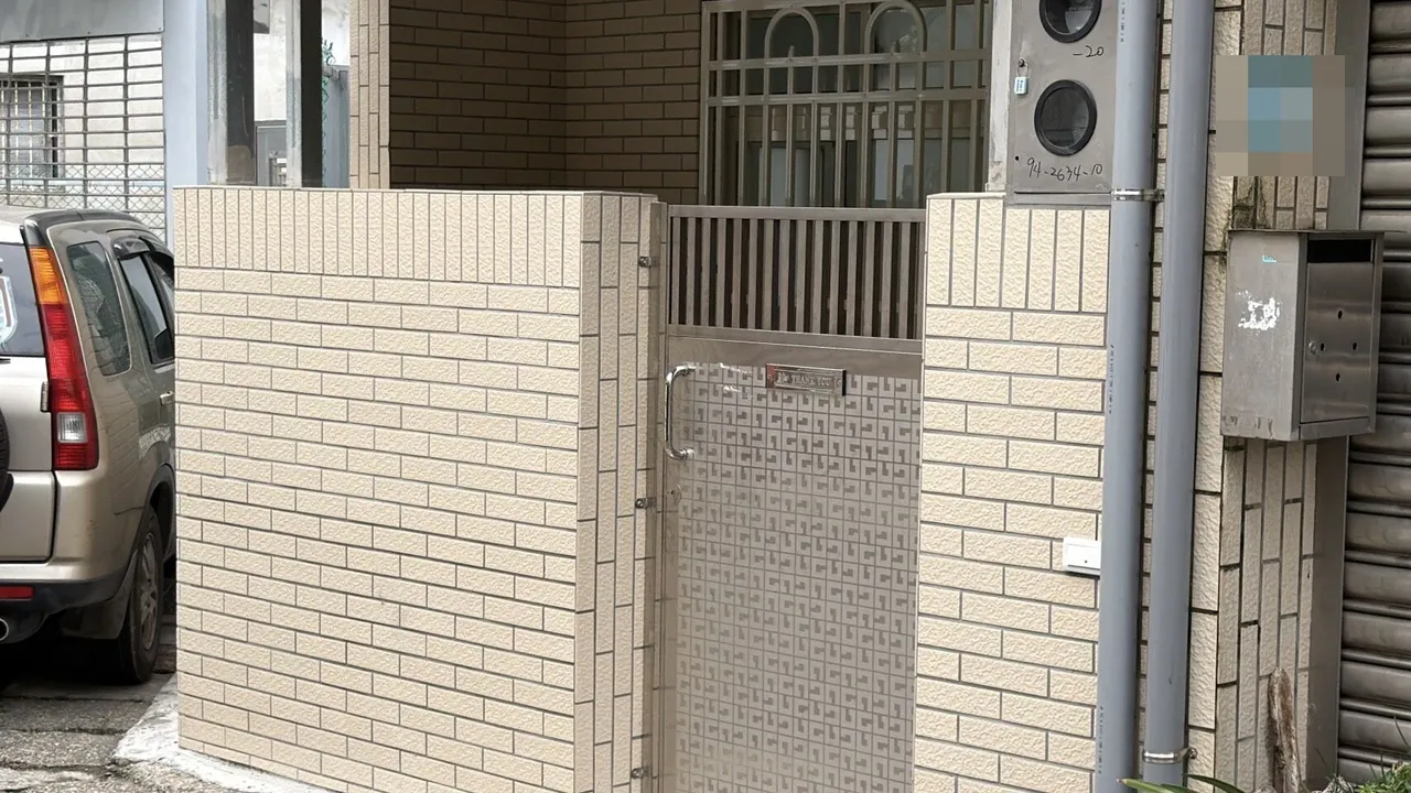 小学士补习班暗藏于三峡横溪路巷内民宅，未立案时间前后竟长达30年，教育局上门稽查盯哨，邻居还帮忙掩护。曾佳俊摄