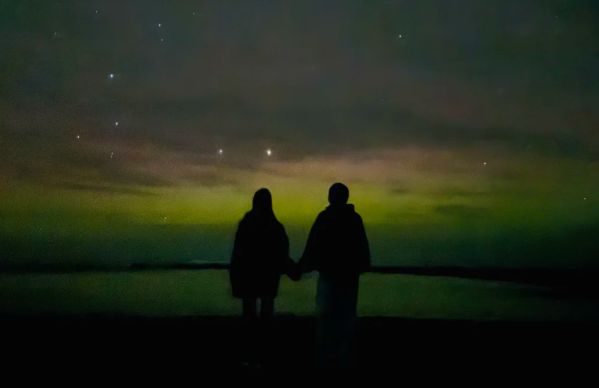 周杰倫帶昆凌澳洲追極光浪漫牽手！卡點一生一世示愛