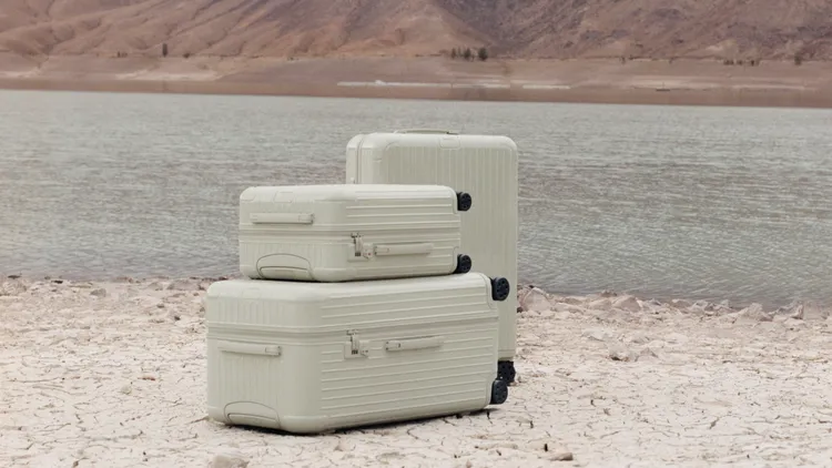 Cla灰礫色為中性且柔和的灰米調，內斂之中流露出自然靜謐氣息。品牌提供