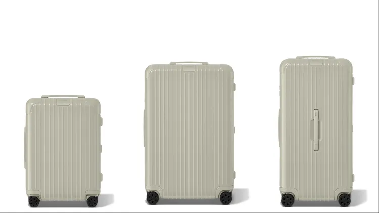 RIMOWA Clay灰礫色21吋Cabin／3萬500元（左起）、30吋Check-In L／3萬8200元、31吋Trunk Plus／4萬8400元。品牌提供