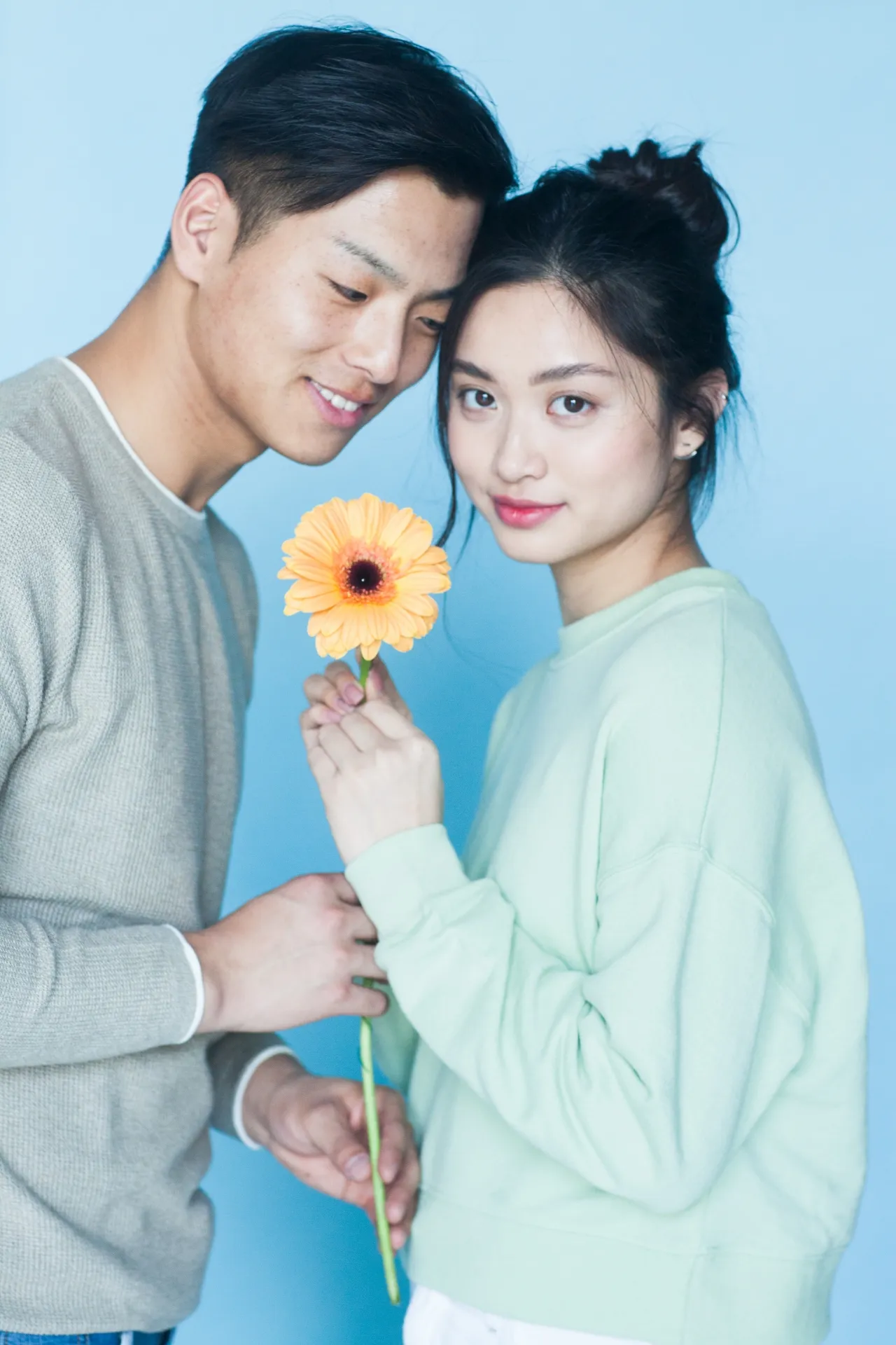 艾菲尔老师表示，「斩桃花」、理清界线，才能让真正的、健康的缘分有空间靠近。翻摄photoAC