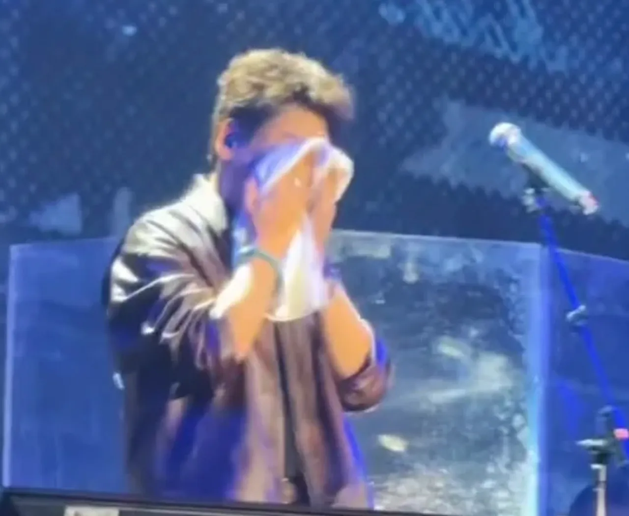 朱孝天传个唱票房惨淡！门票遭3.8折贱卖…最后还免费入场