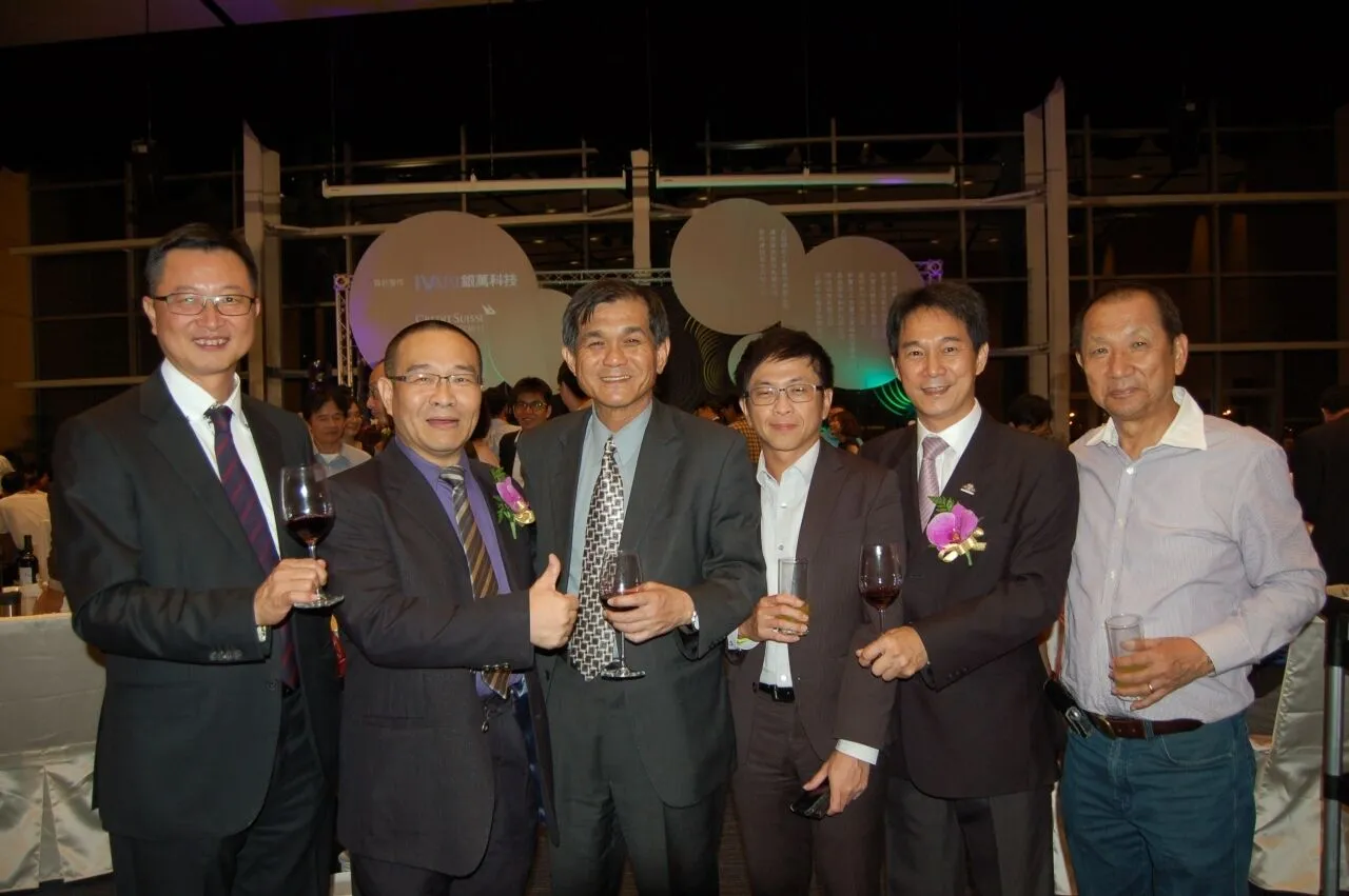 童维辰因投资三余书店获第十二届高屏地区杰出经理奖。翻摄中山大学管院