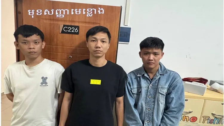 柬埔寨警方日前在巴韦市拘捕多名诈骗集团成员，据称其中包括一名台湾籍首脑。翻摄柬埔寨Ness新闻网站