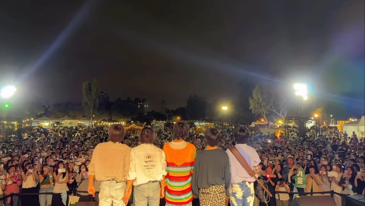 Hi-Fi Un!corn前晚在高雄卫武营街头表演，吸引满满人潮。翻摄Hi-Fi Un!corn IG