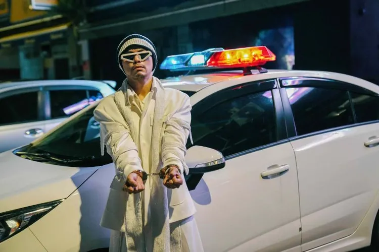 黃明志因涉毒且在謝侑芯猝死現場，日前遭大馬警方擔保下獲釋。翻攝IG