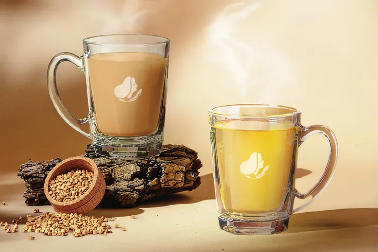 全台門市推出全新「蕎麥茶系列」飲品。路易莎提供