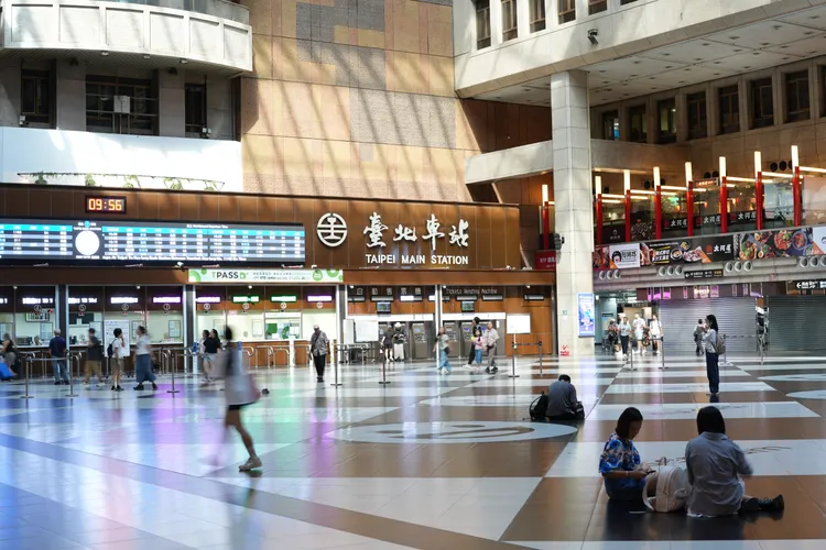 台北车站大楼ROT案现有「微风台北车站」商场进驻经营。彭欣伟摄