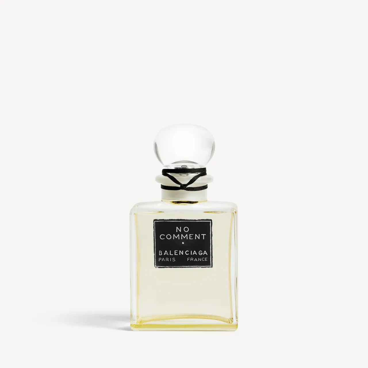 Balenciaga Fragrance Collection #No Comment（馥郁芳香调），100ml／1万元。品牌提供