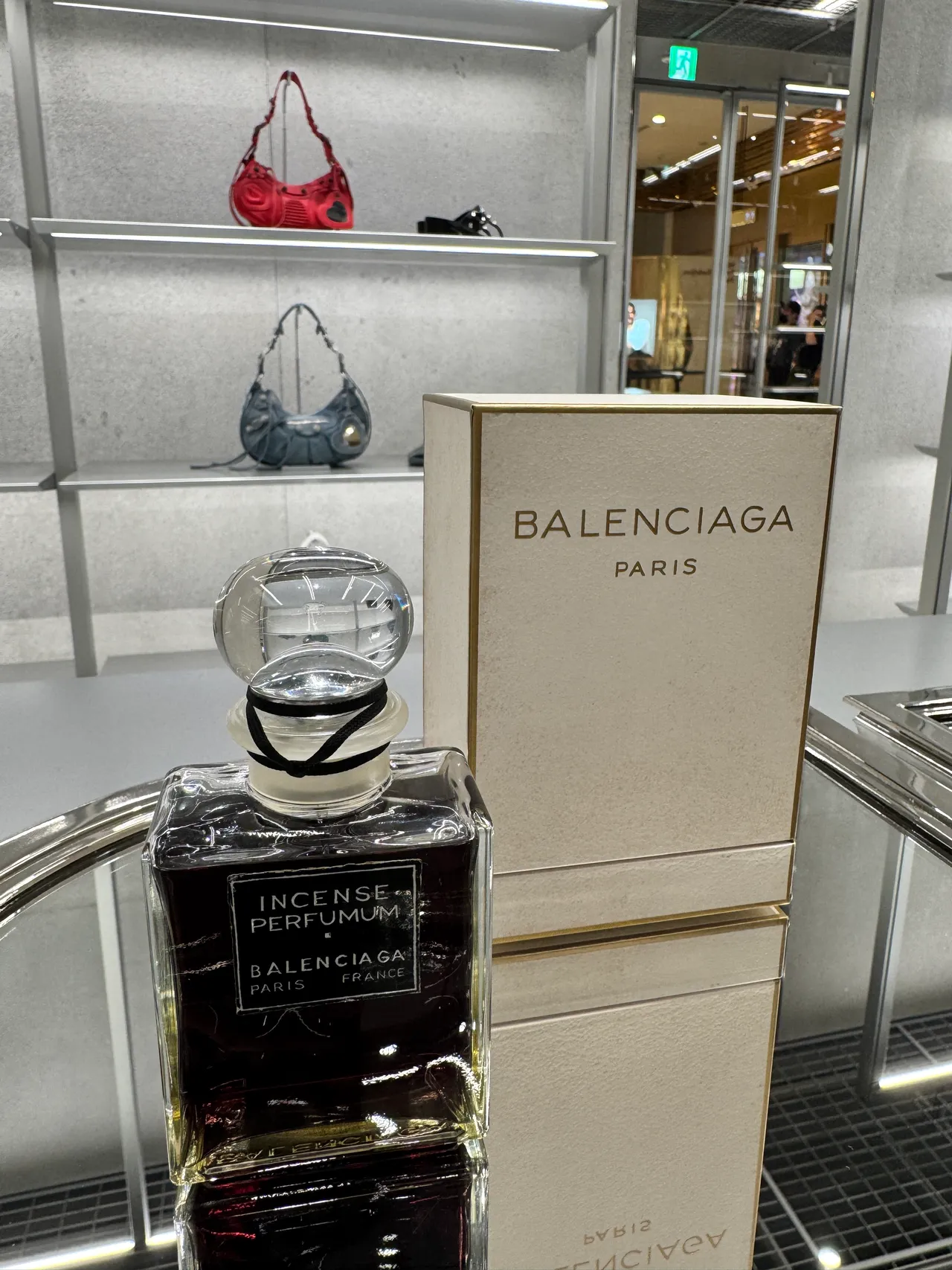 Balenciaga Fragrance Collection，100ml／1万元。张家玲摄