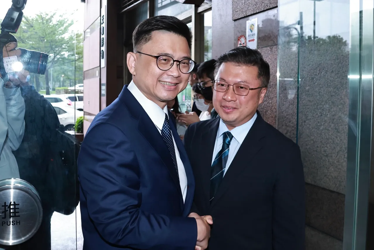 賴瑞隆表示，自己一心一意為高雄爭取各項建設，無論是擔任局長時代，還是這10年擔任立委。記者莊宗達攝