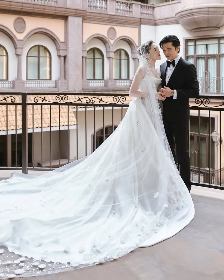 許瑋甯的夢幻婚紗出自台灣品牌Nicole + Felicia。翻攝Nicole + Felicia IG