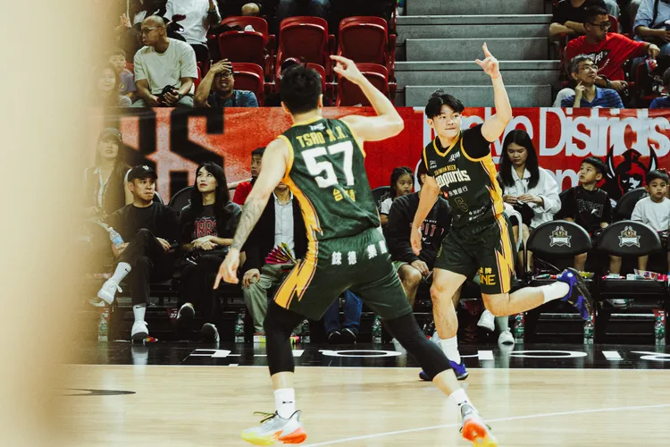 台啤云豹收下开季6连胜，居联盟第一后邀球迷在场边大啖海鲜。台啤云豹提供