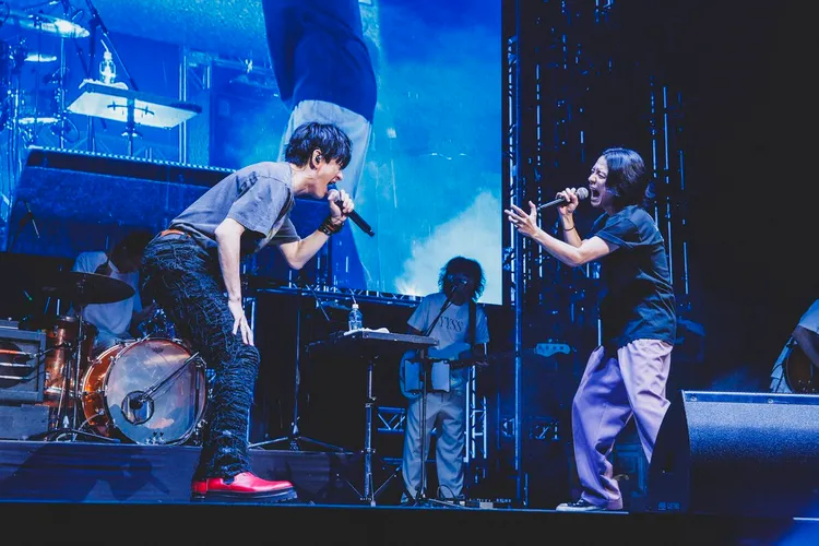 澀谷昴（右）跟前隊友橫山裕睽違7年同台。翻攝横山裕×渋谷すばる官方X