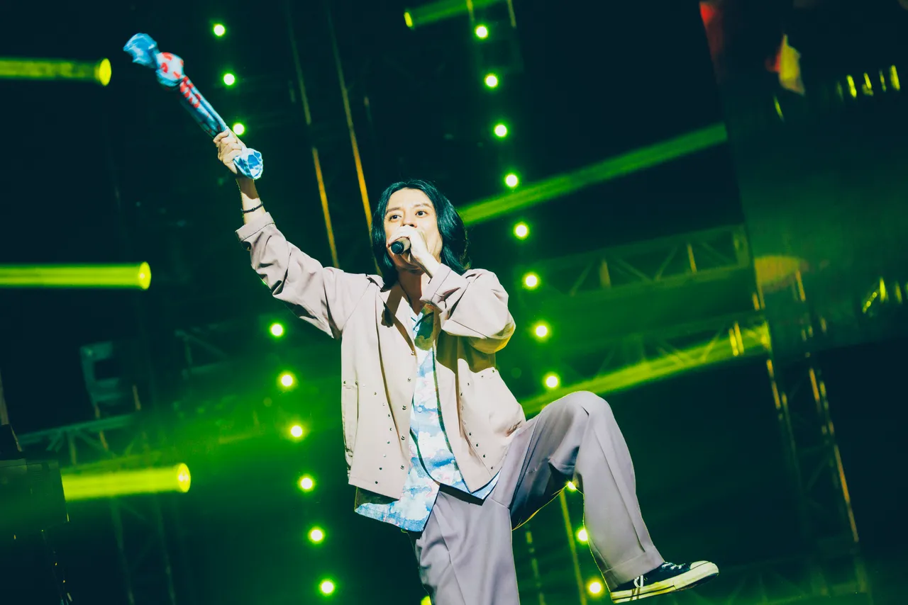 涩谷昴学台语「水啦」，打算来台开唱时与粉丝互动。大鸿艺术提供