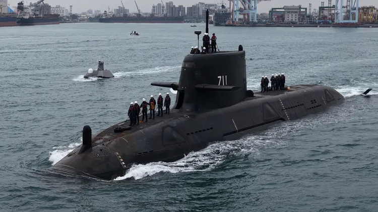 海鲲号日前进行海上浮航测试。台船提供