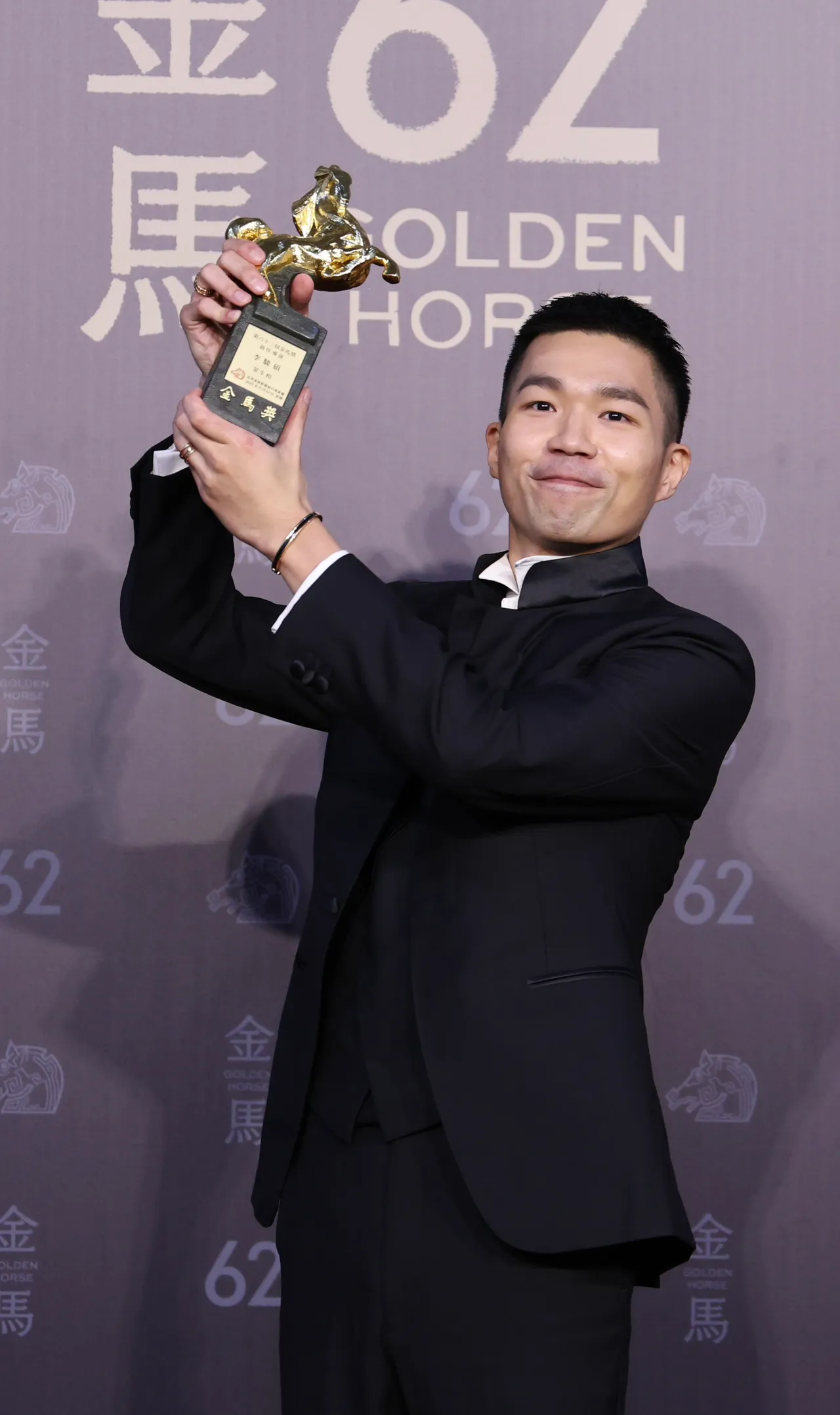 最佳导演是来自香港的李骏硕。庄宗达摄