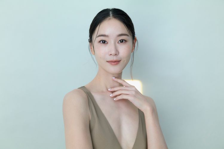 曾遭吳慷仁無預警分手 鍾瑶脫單了!新歡甜蜜摟腰