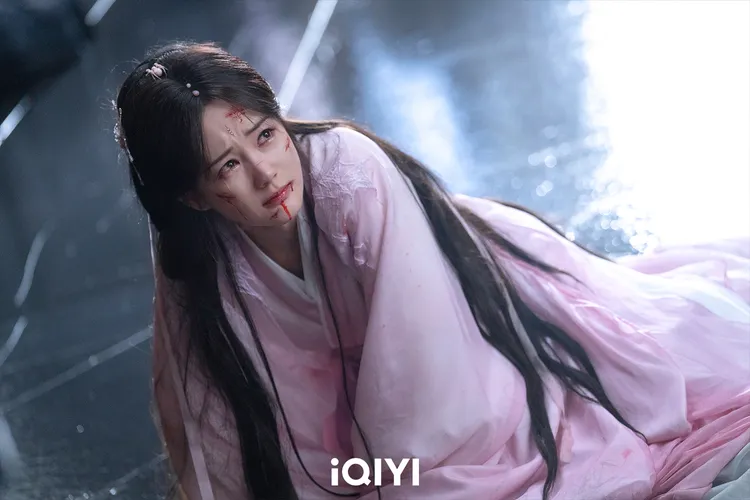 李一桐戲裡吃盡苦頭。iQIYI愛奇藝國際版提供