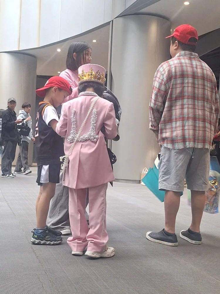 有不少小粉絲扮成「粉紅GD」。陳薇安攝