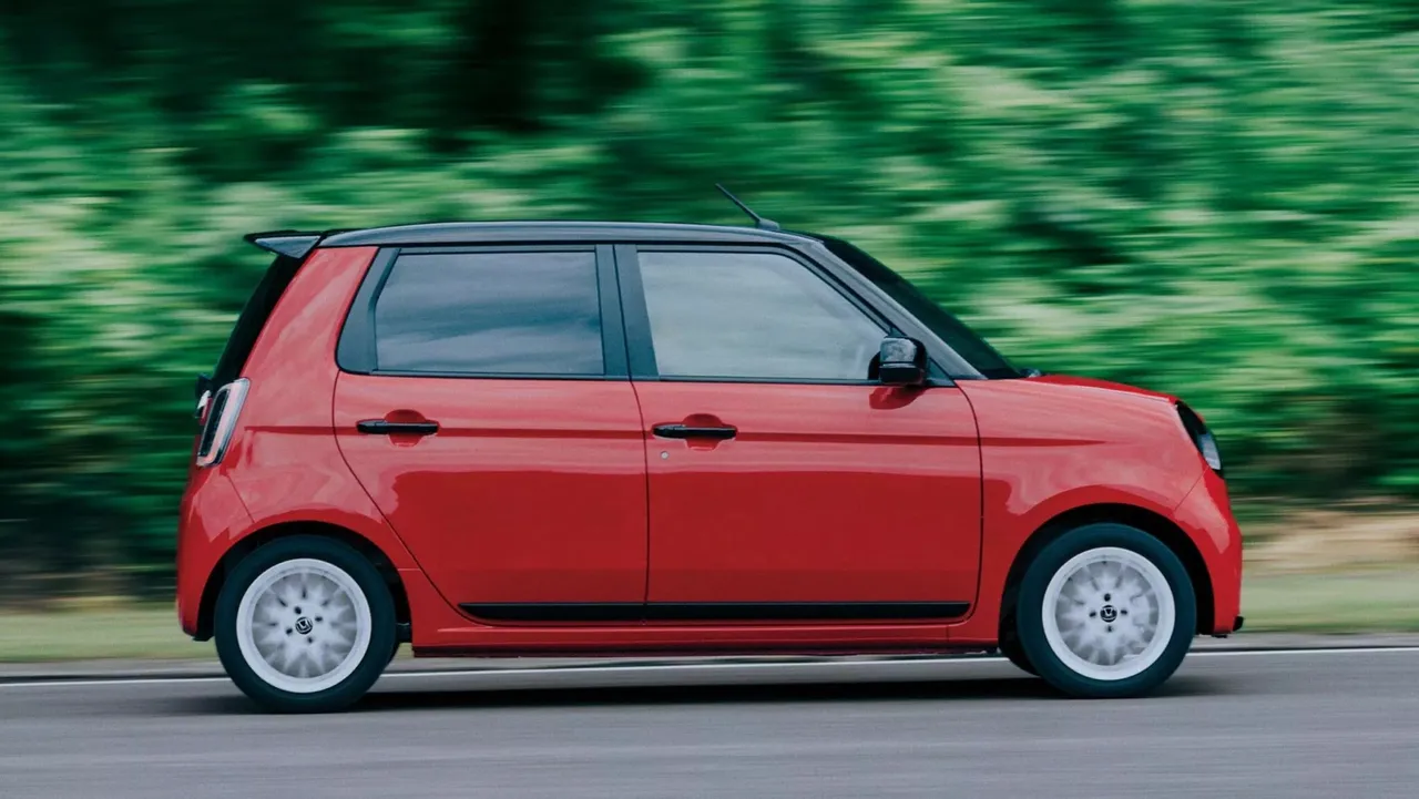 动力方面依旧维持熟悉的660c.c.涡轮动力配置。原厂照片