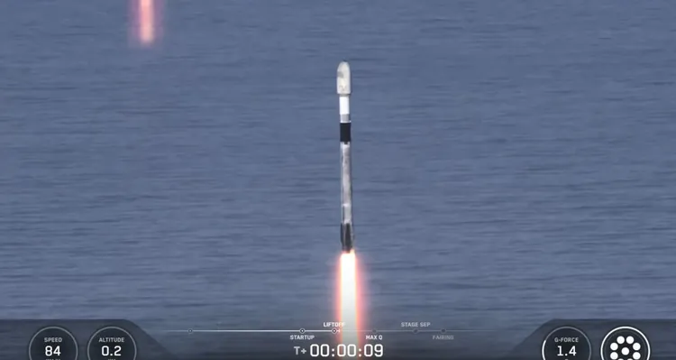 福卫八号首颗卫星「齐柏林」在台湾时间29日凌晨2时44分升空。图取自x.com/SpaceX