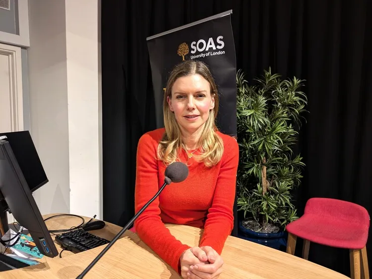 紀錄片「看不見的國家」導演、來自美國的葛靜文近日在倫敦接受中央社採訪時提到，中國國家主席習近平該放下身段、「放過自己」，讓台灣「做自己」，他不會因此失去中國與台灣之間任何經濟或文化關係。中央社