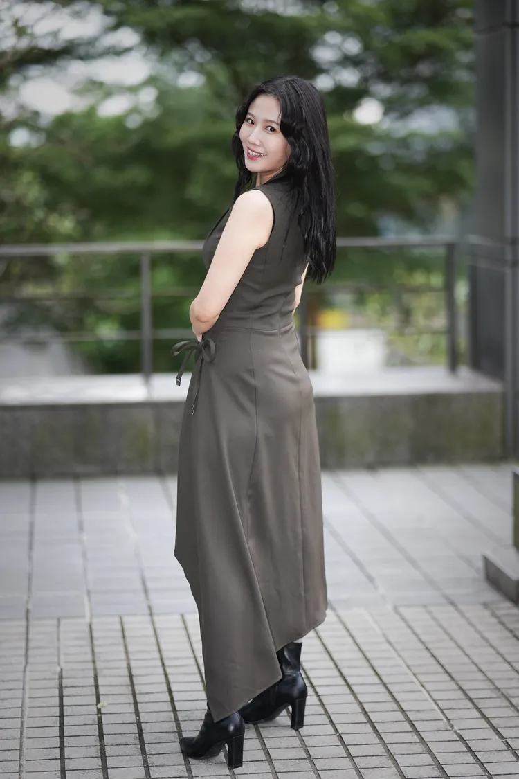 方志友為了要演出嫵媚神情做了很多功課。彭欣偉攝