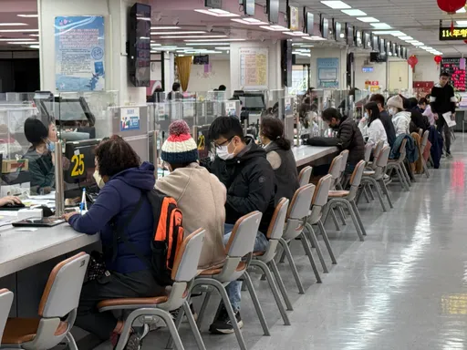 军公教年终奖金最多1.5+1个月　明年2/6发放