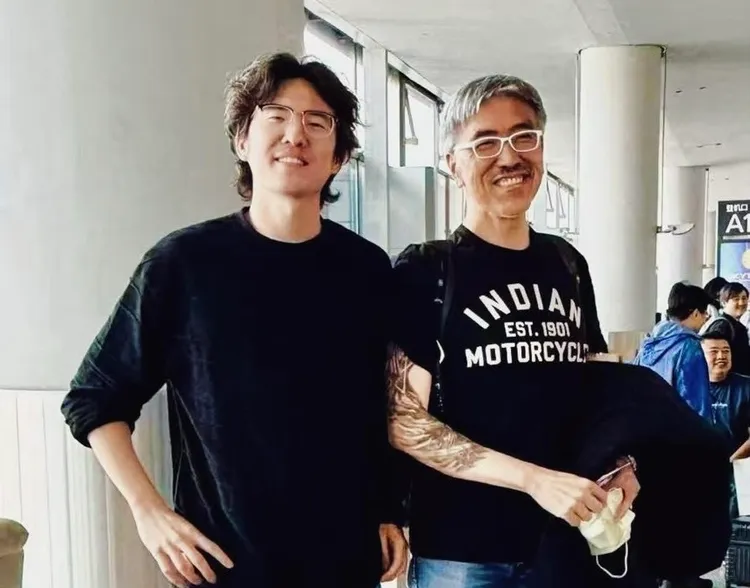 屠穎跟兒子屠衡父子情深。翻攝屠衡臉書