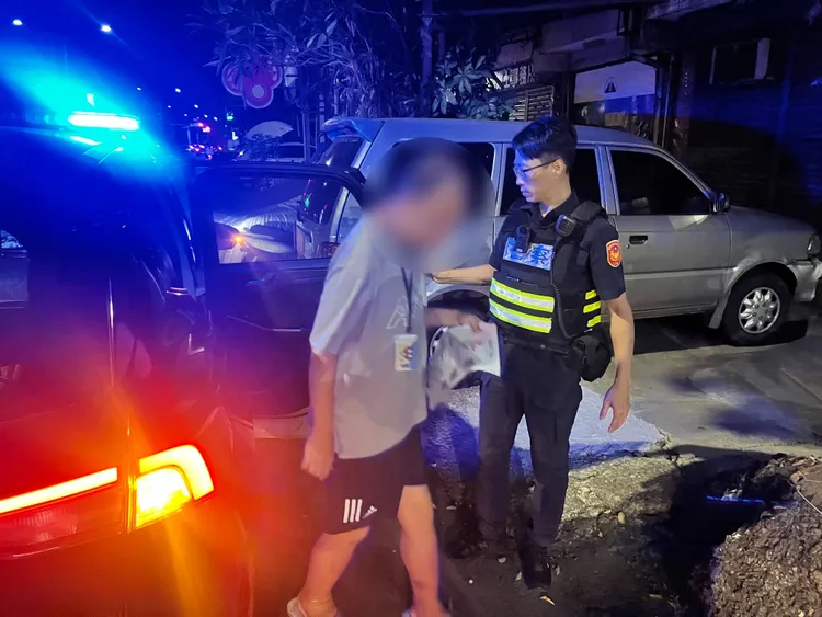 民眾協助報警，翁男順利返家。翻攝畫面